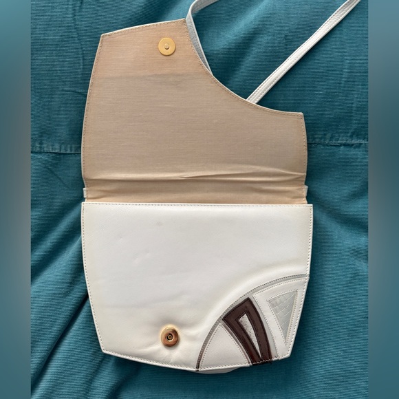 Vintage White leather purse - Picture 3 of 7